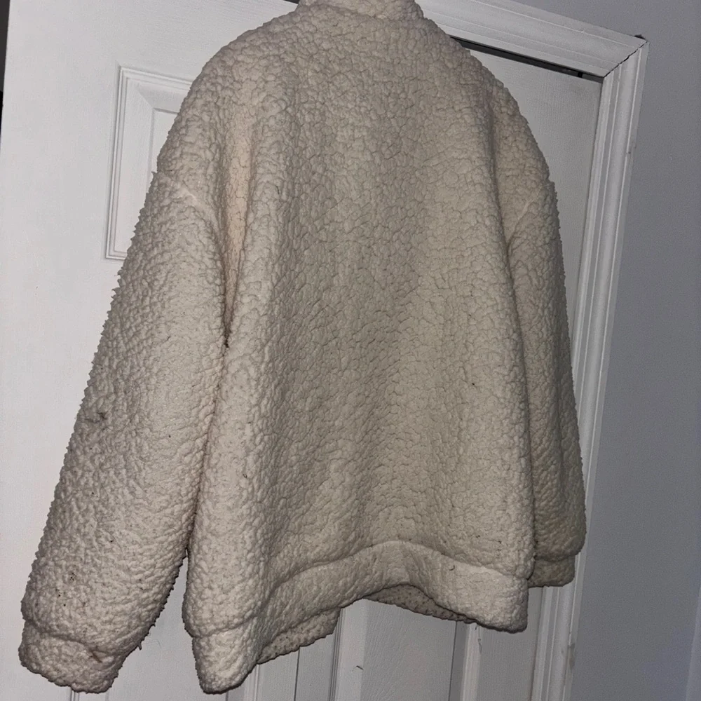 Cozy White Sherpa Jacket cream zip front me Jane brand like new - Picture 13 of 14
